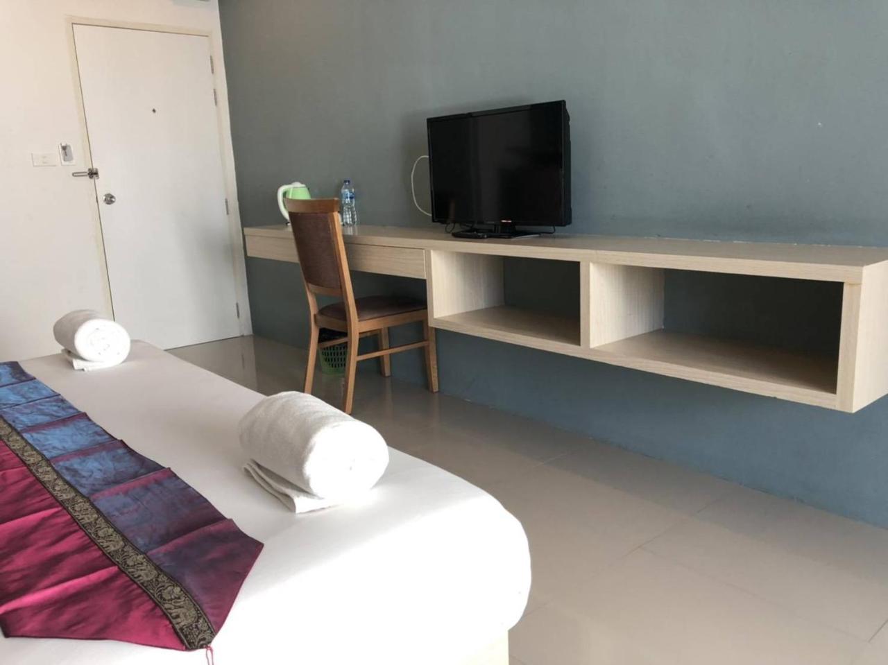 Khao Oat Airport Hotel Nai Yang Bagian luar foto
