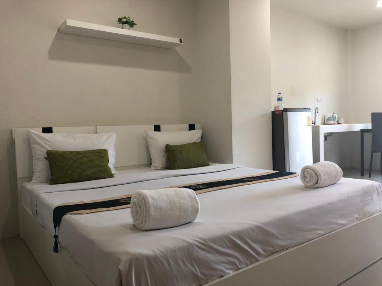 Khao Oat Airport Hotel Nai Yang Bagian luar foto