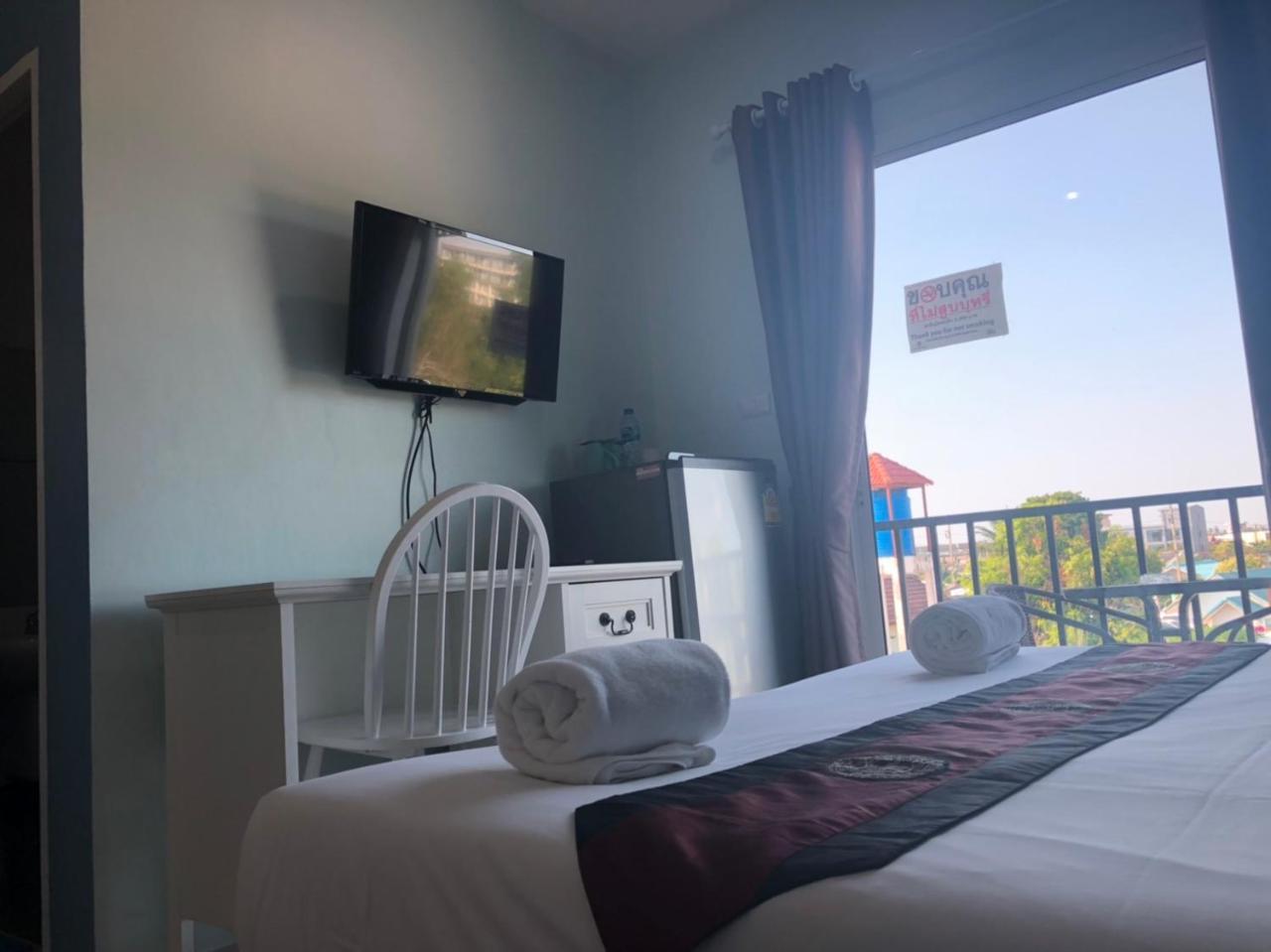 Khao Oat Airport Hotel Nai Yang Bagian luar foto