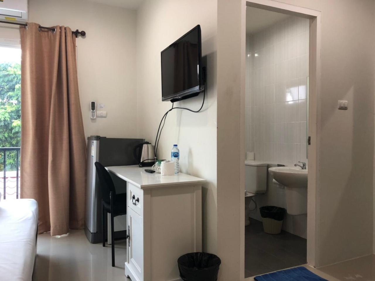 Khao Oat Airport Hotel Nai Yang Bagian luar foto